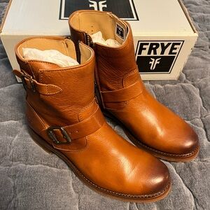 NEW Frye Veronica 6” Shortie Boots - Whiskey - size 9